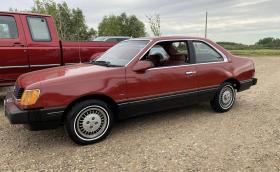 Този Mercury Topaz е един от малкото американски дизелови автомобили през 80-те