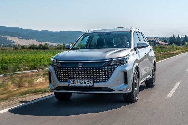 ВИДЕО: Dongfeng E5, най-достъпният плъгин хибрид на пазара