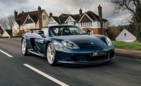 Това Porsche Carrera GT е единственото в ‘Midnight Blue Metallic’ с такъв интериор
