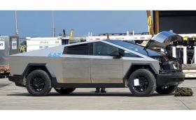  Някой плати 400 000 долара за ранна Tesla Cybertruck