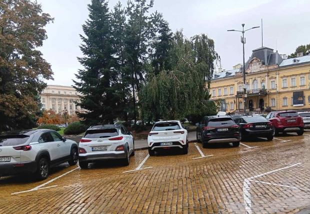 Предложение - паркирането за електромобили в София става платено?