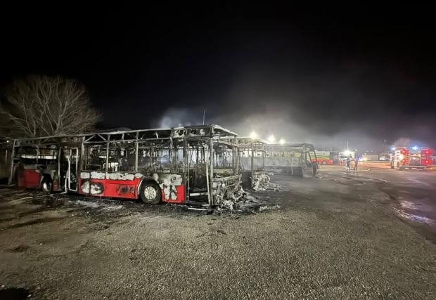 Пожар изпепели автобуси в Костинброд
