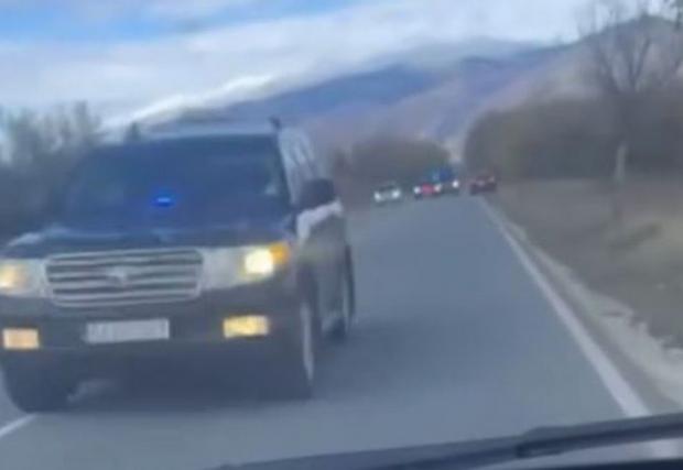 'Арогантно и безотговорно' - НСО осъди поведението на шофьора, заснел кортежа край Пловдив