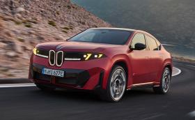 BMW iX4 e новата по-непрактична алтернатива на iX3