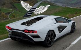 Капакът на двигателя на Countach може да отлети. Lamborghini правят сервизна акция