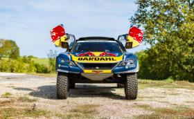 Продават състезателен Peugeot 3008 DKR с 3-литров V6 дизел