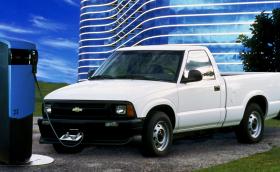 Дядото на Cybertruck - Chevrolet S-10 Electric от 1997 г.