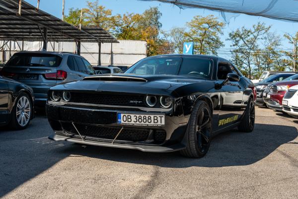 ВИДЕО: Dodge Challenger, най-якият учебен автомобил!