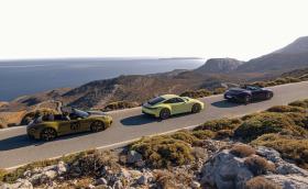 Дали това не е най-добрият сериен турбо двигател? Търсим отговора из дебрите на технологиите на Porsche 911 Carrera GTS и 911 Turbo S