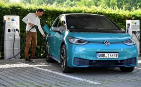 Германия спира субсидиите за електромобили