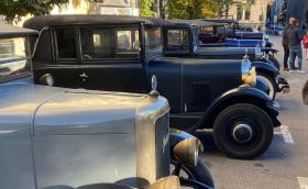Ретро коли превзеха центъра на София, но не за парад!