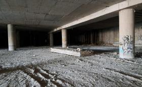 Изграждат улица в основите на изоставен хотел