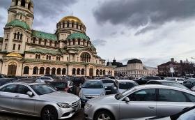 Парламентът освобождава площад “Св. Александър Невски” 