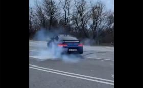 Варненски дрифтаджия рискува да остане без книжка след десетки видеа по обществени пътища и улици