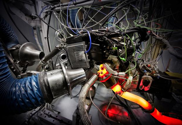 Епичната борба за създаването на чистия двигател с вътрешно горене 