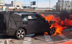 Тестови автомобил Hyundai Santa Fe изгоря по време на изпитания