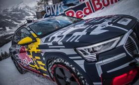 Audi e-tron с 8920 Нм (!) изкачи легендарната ски писта Streif