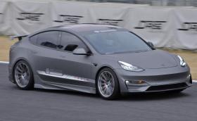 Това е най-амбициозният Model 3 в света, преследва рекорд на McLaren F1 на японска писта