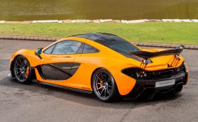 Един от пет оцелели прототипа McLaren P1 се продава. Струва адски много