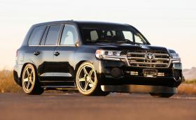 Ненормалният SUV Toyota Land Speed Cruiser е мощен 2000 коня и вдига 355 км/ч. Галерия и видео