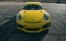 Почти нелегално: Porsche 911 GT3 ‘Cup’. Мега жълто, в мега галерия
