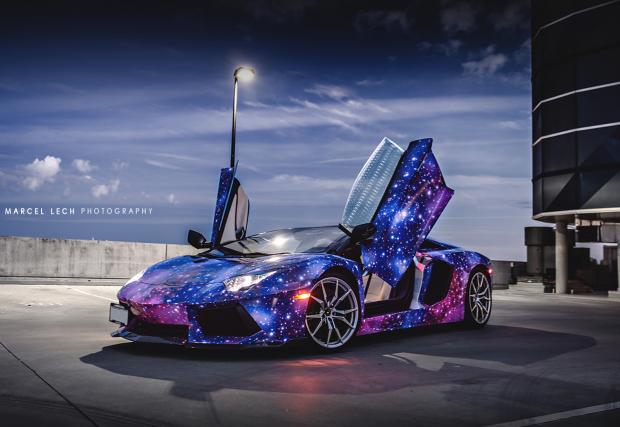 Коледен Aventador от Мелмак. Ако Алф караше Lambo, то щеше да е това