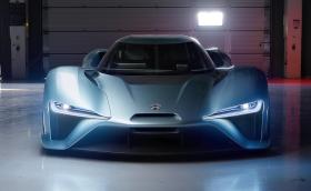 1360 коня, 4 електромотора и 4 скоростни кутии. Nio EP9 е най-бързата електрическа кола в света. Или поне на „Ринга“. Галерия и видео