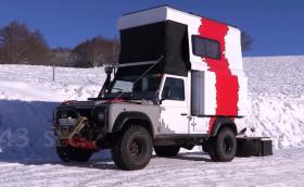 Кемпер-трансформър: LR Defender 110, който се превръща в малка боксониера, само за 43 секунди. Галерия и видео