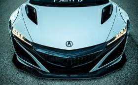 Acura NSX от Liberty Walk наистина прилича на летяща чиния