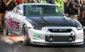 Този GT-R с 3000 к.с. свали 0,03 секунди от собствения си рекорд за четвърт миля. Видео