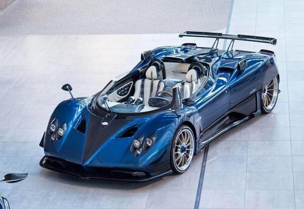 Pagani Zonda HP Barchetta e поредната последна Zonda. В нея работи 7,3-литров атмосферен V12 с 800 коня