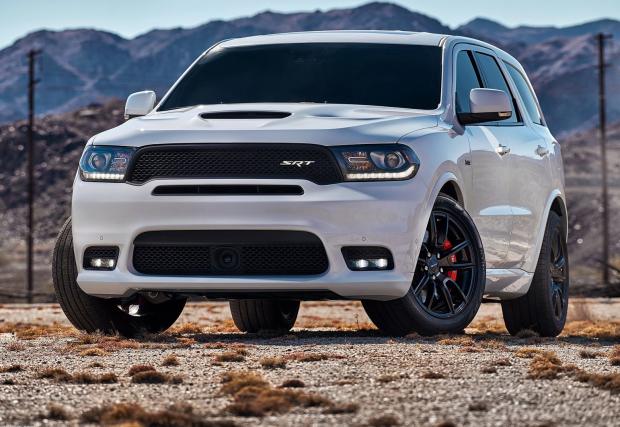 Dodge Durango SRT e мощен 475 коня и може да засили 6 човека до 100 за 4,6 секунди. Галерия и инфо