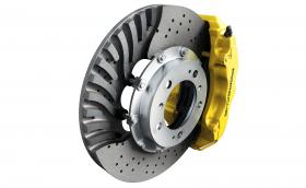 Porsche обясняват защо спирачките „свирят“. Видео