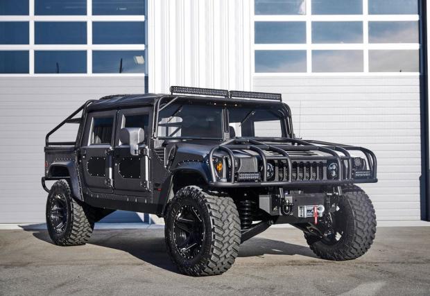 Грозен, голям и непобедим! Mil-Spec Hummer H1 има 6,6-литров дизелов V8 с 1355 Нм