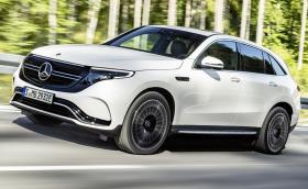 Електромобилите най-накрая имат своя Mercedes. Запознайте се с EQ C, готов да натупа Tesla