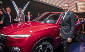 Дейвид Бекъм показа новата виетнамска марка коли. Казва се VinFast и вече има два модела