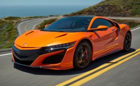 Honda обнови новия NSX, с малко, но от сърце. Сега колата е с 3200 долара по-изгодна