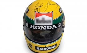 Продава се: каската на Аертон Сена от сезон 1988 с McLaren-Honda