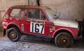 Това е 1979 Lada Niva 4×4 Paris-Dakar. Бихте ли дали 10 хил. лв. за нея?