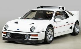 Този 1986 Ford RS200 Evolution е бил със 704 коня. Реставриран е за 212 хил. долара и се продава