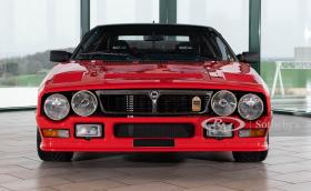 Това е прототип на Lancia Rally 037. Колата от която се ражда рали иконата, се продава