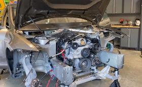 В тази Tesla Model S работи… 6,2-литров V8 от Camaro SS