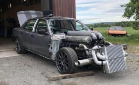 Чуйте как работи 27-литровият Rolls-Royce V12 във Ford Crown Victoria