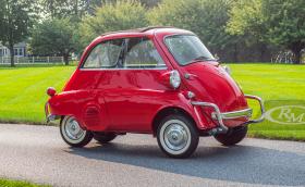 Това е 1958 BMW Isetta 300. Бихте ли дали 60 хил. лв. за него?
