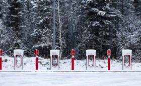 Tesla вече има суперзарядни във всеки от 50-те американски щата