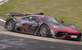 AMG One лети по “Ринга” в преследване на рекорда