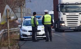 Полицията използва 46 патрулки за линеен контрол, 10 от тях ще работят и нощем!