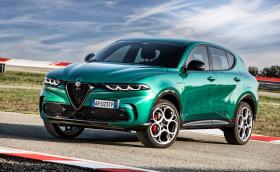 Това е Tonale Plug-in Q4, първата Alfa с кабел за зареждане