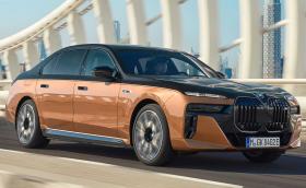BMW i7 M70 xDrive дебютира с 660 коня