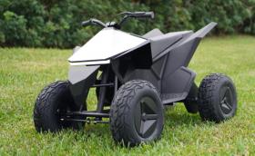 Китайците вече могат да си купят детски Tesla Cyberquad
